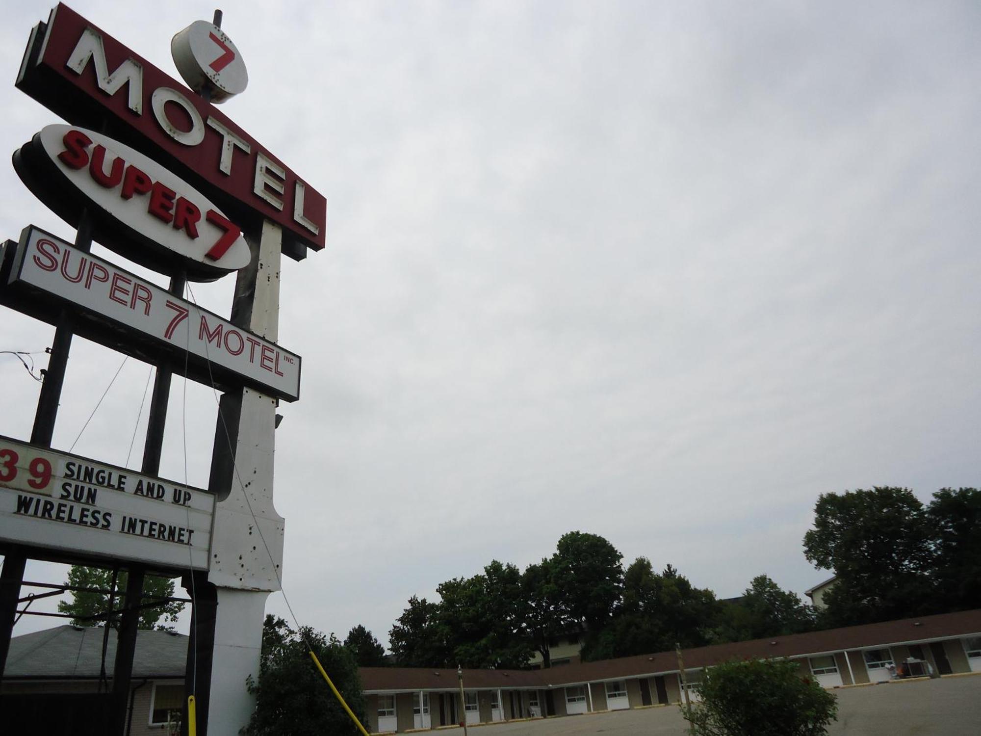 Motel Super 7